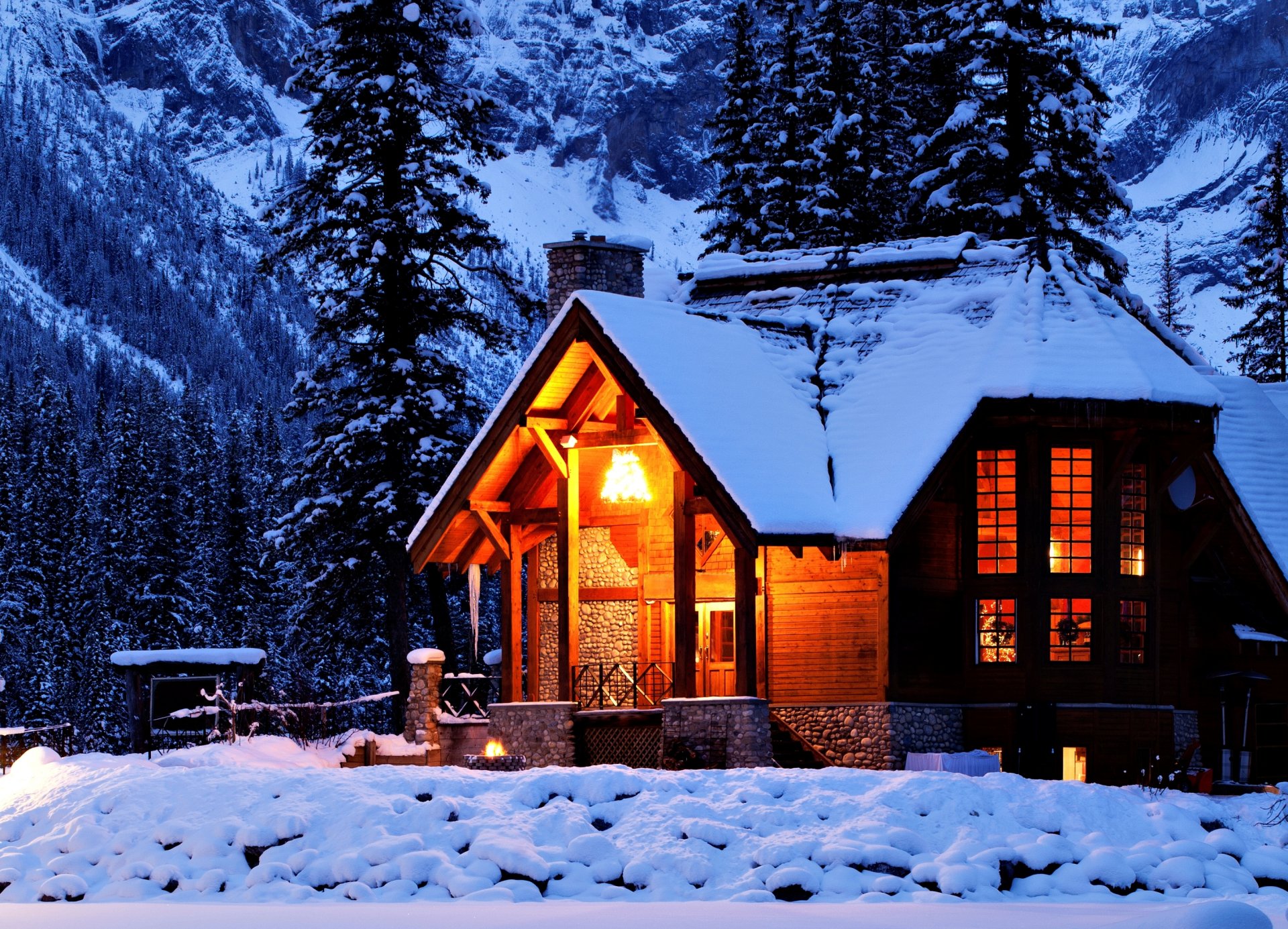 дом домик снег свет ночь природа горы зима деревья